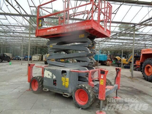 SkyJack SJ 6832 RT Käärtõstukid