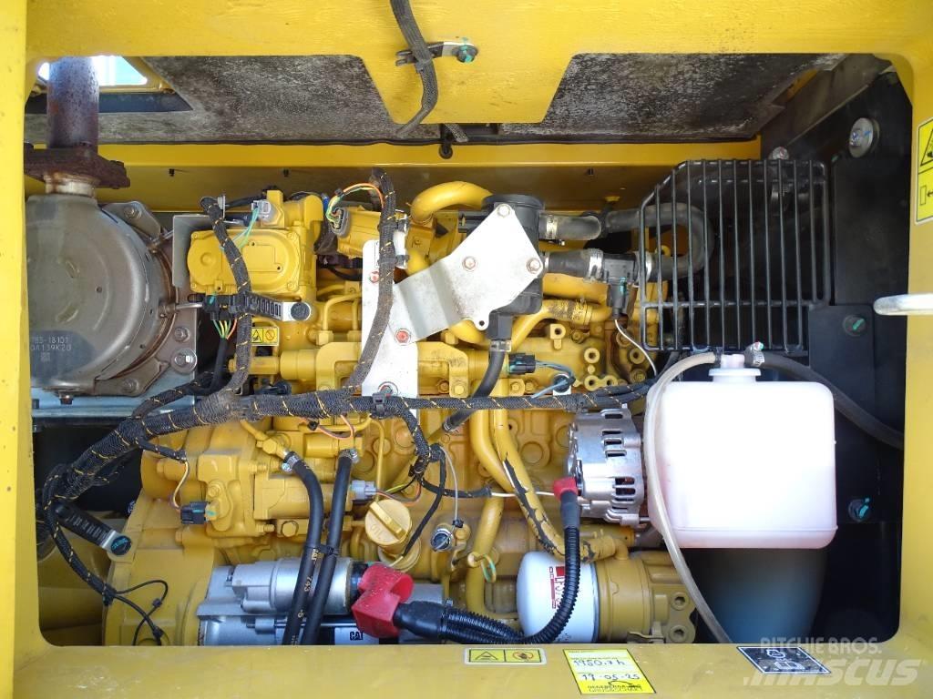 CAT 310 Roomikekskavaatorid