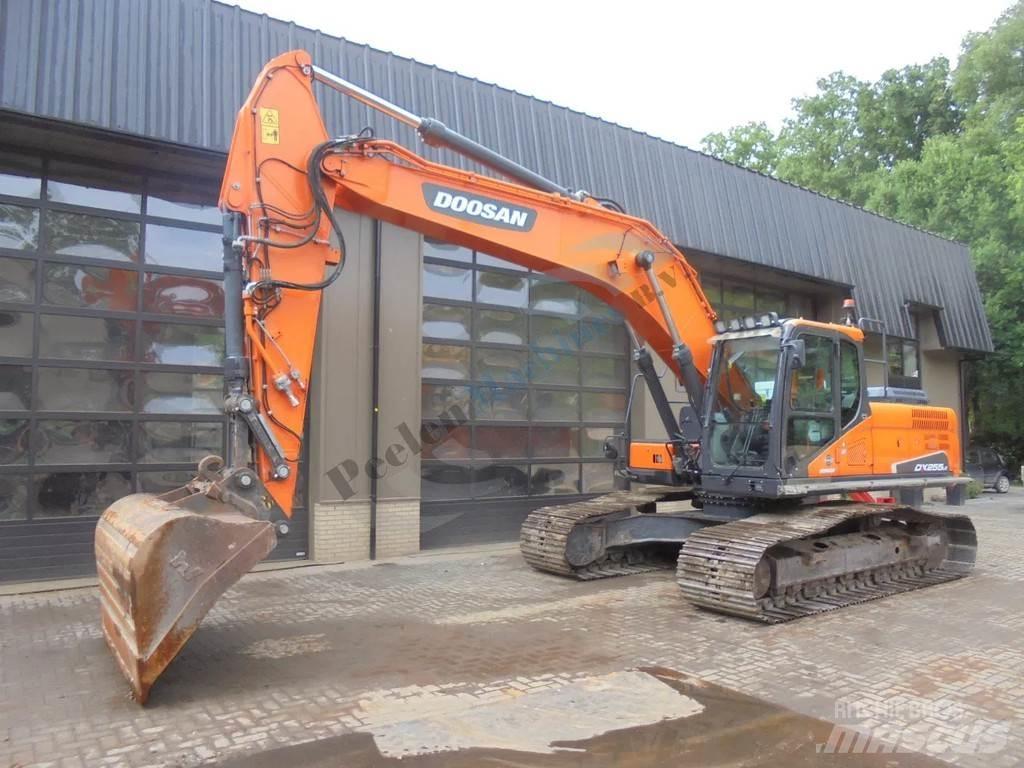 Doosan DX 255 LC-5 Roomikekskavaatorid