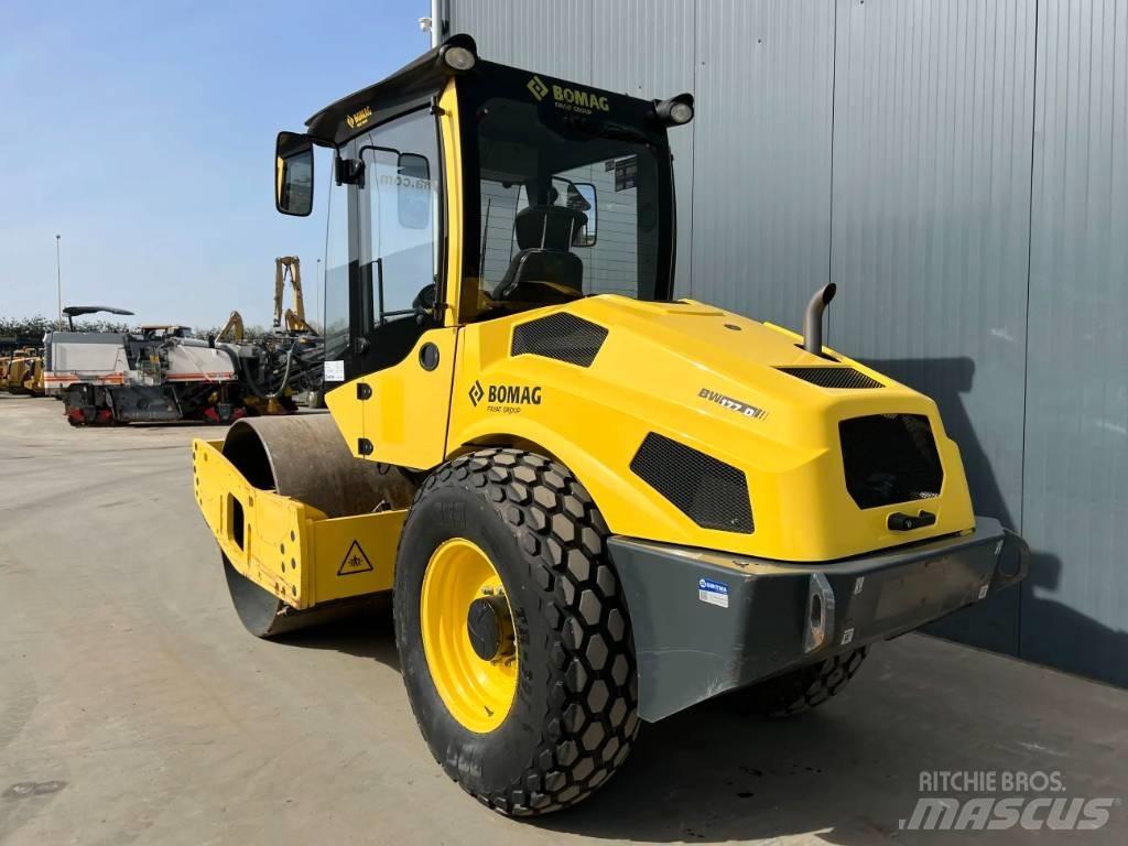 Bomag BW177D-5 Ühe trumliga rullid