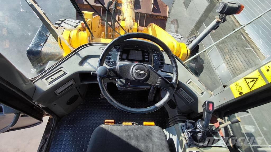 Komatsu WA 270-3 Rataslaadurid