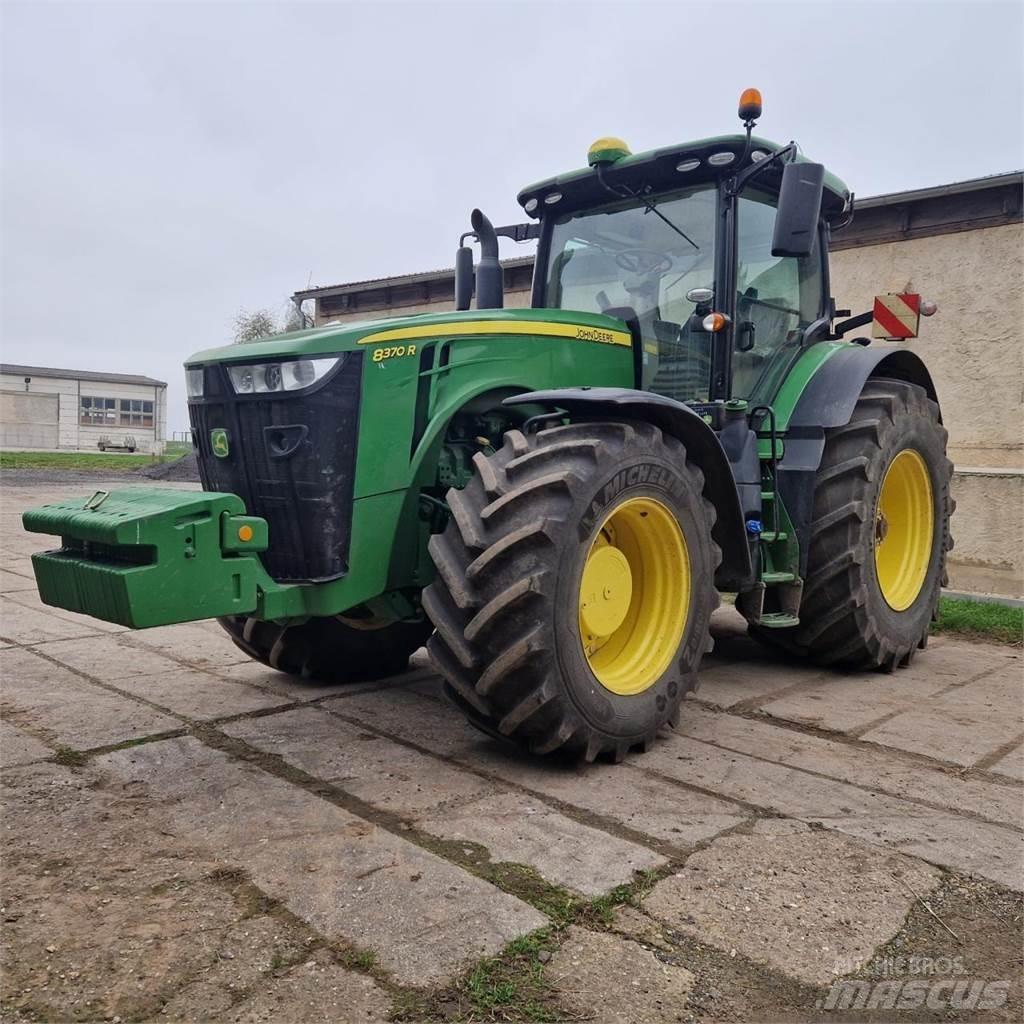 John Deere 8370 R Traktorid