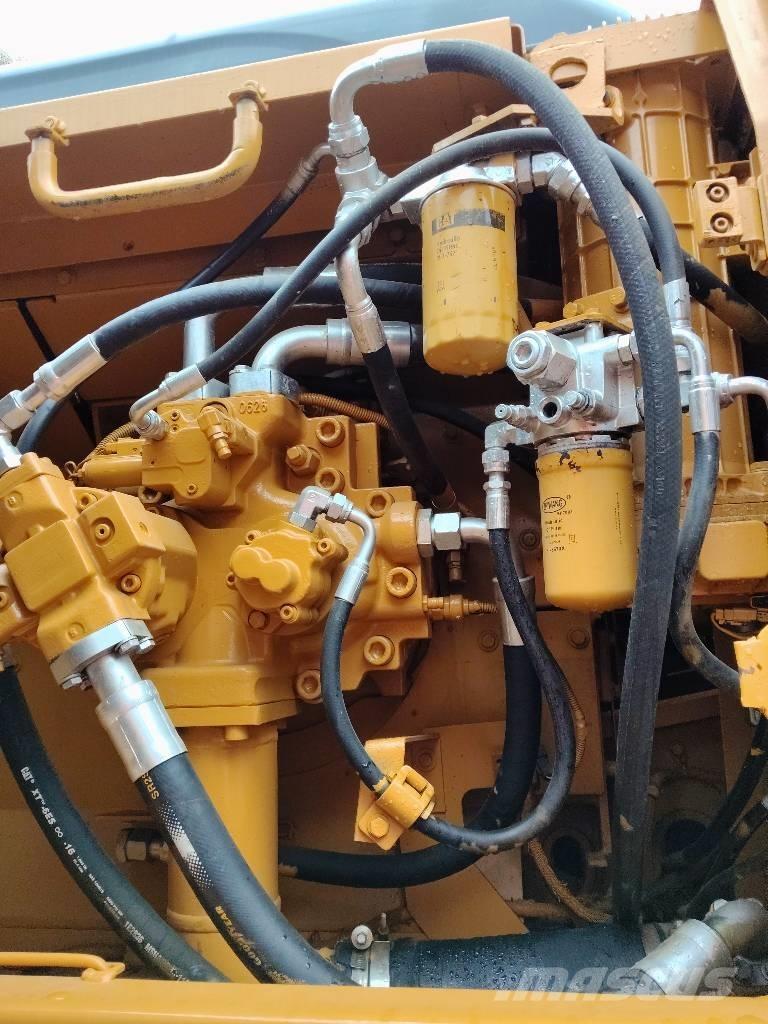 CAT 330 C Roomikekskavaatorid