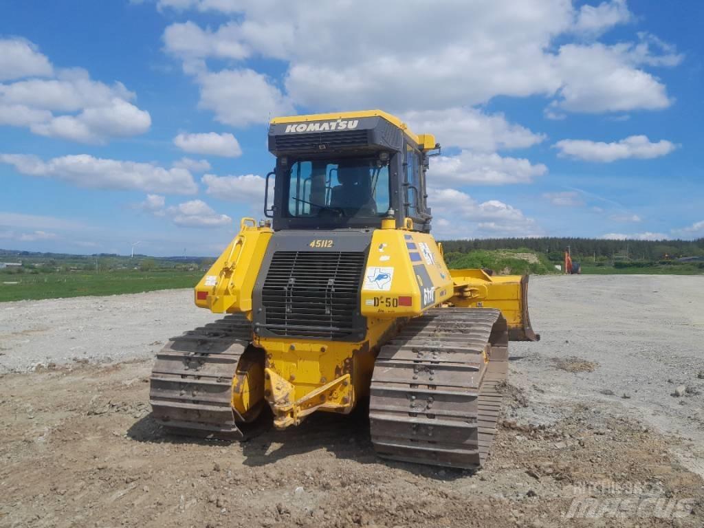 Komatsu D61 PX-24 Buldooserid