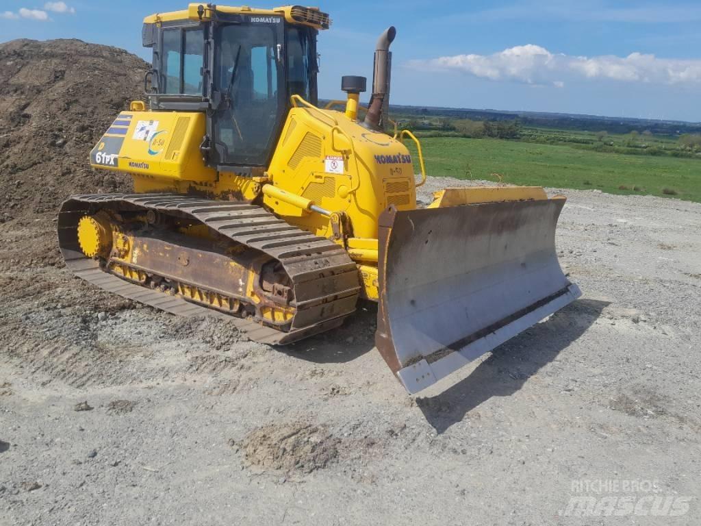 Komatsu D61 PX-24 Buldooserid