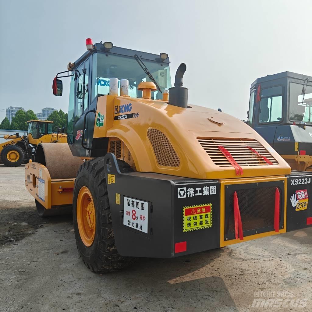 XCMG XS 223 J Ühe trumliga rullid