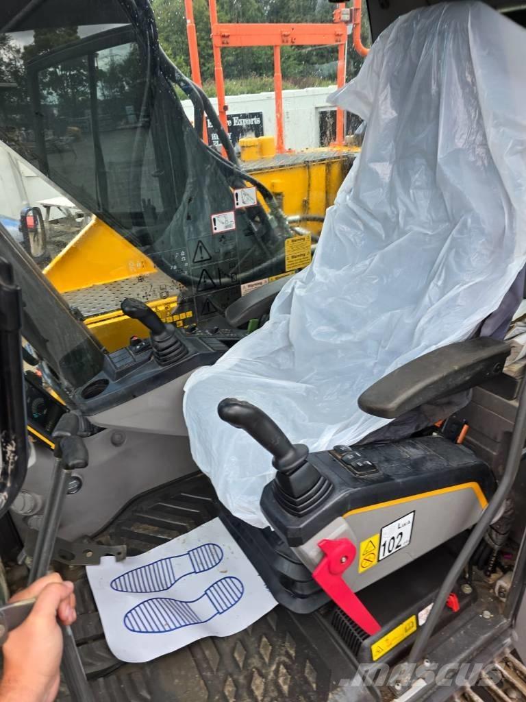 Volvo EC 220 Roomikekskavaatorid