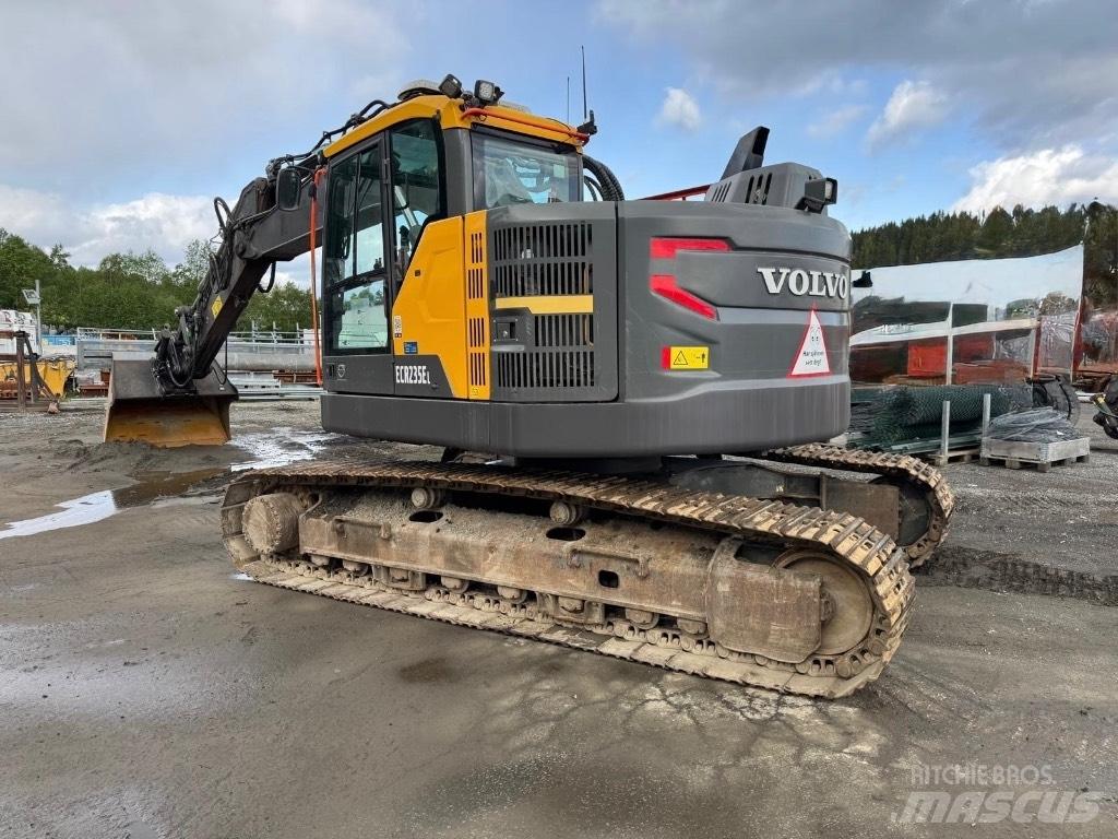 Volvo ECR 235 E Roomikekskavaatorid