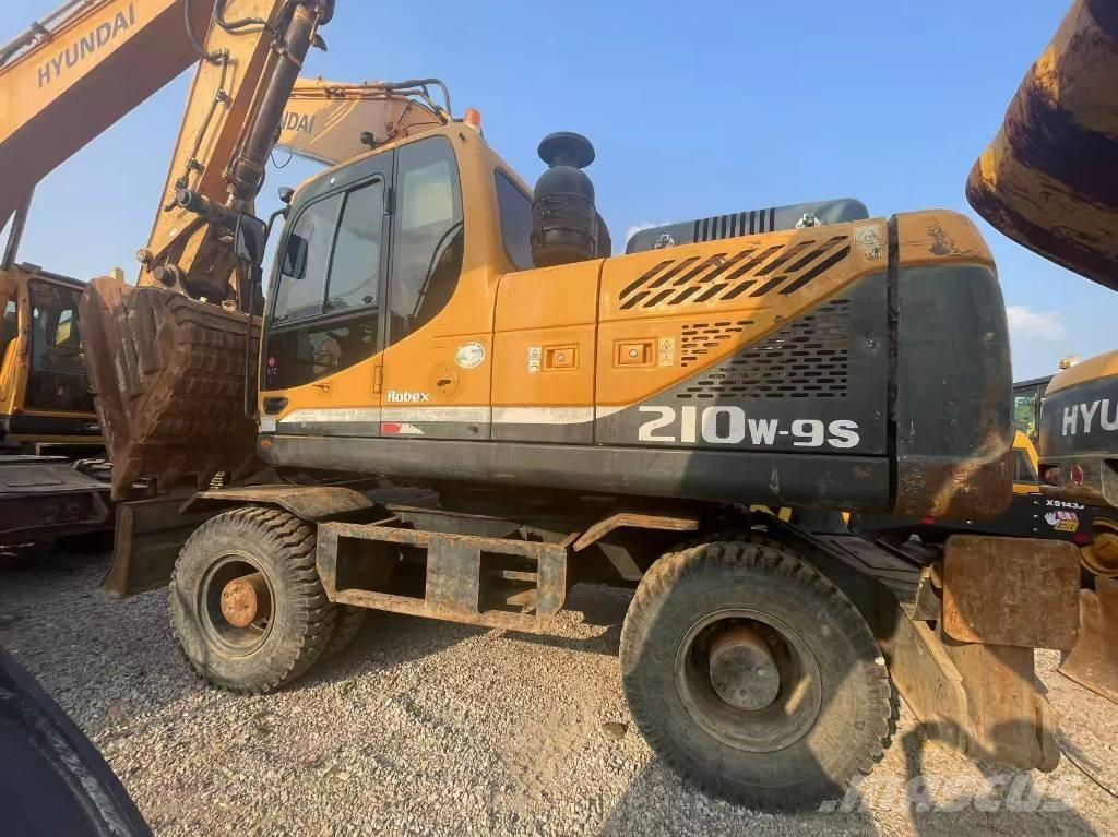 Hyundai 210W-9 Ratasekskavaatorid