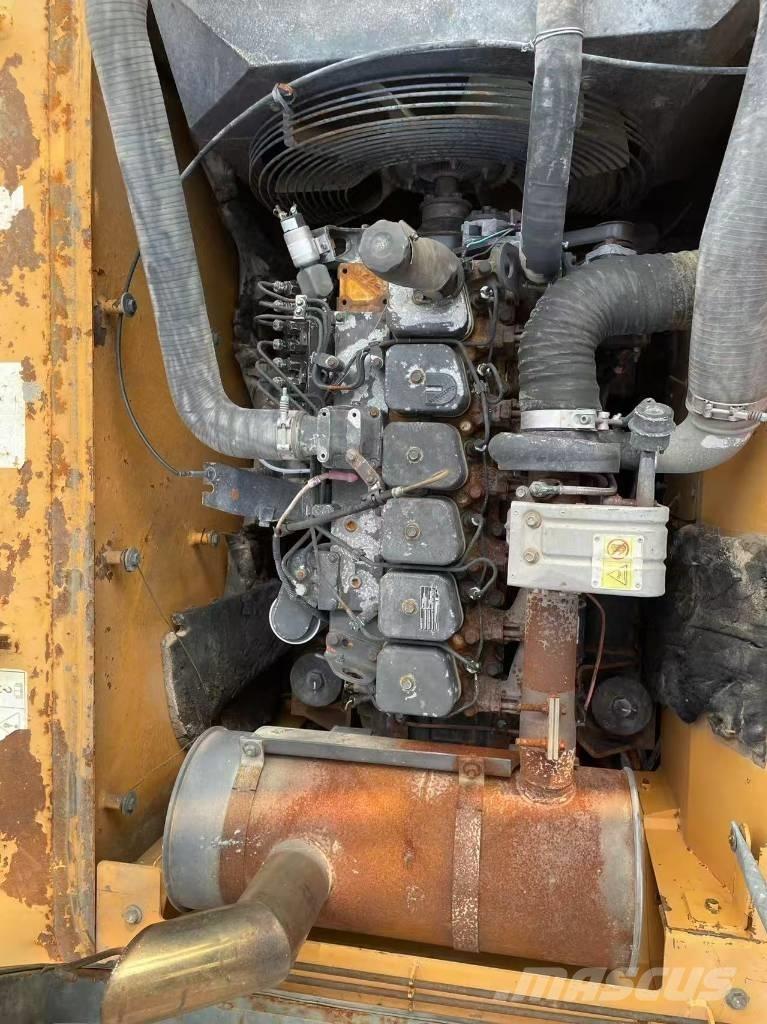 Hyundai 210W-9 Ratasekskavaatorid