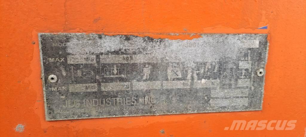 JLG 600AJ Iseliikuvad poomtõstukid