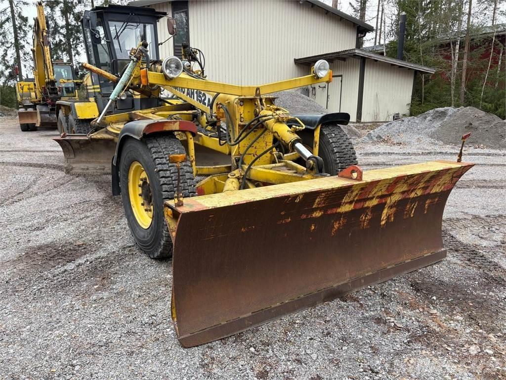 Lokomo AH 152-A Greiderid