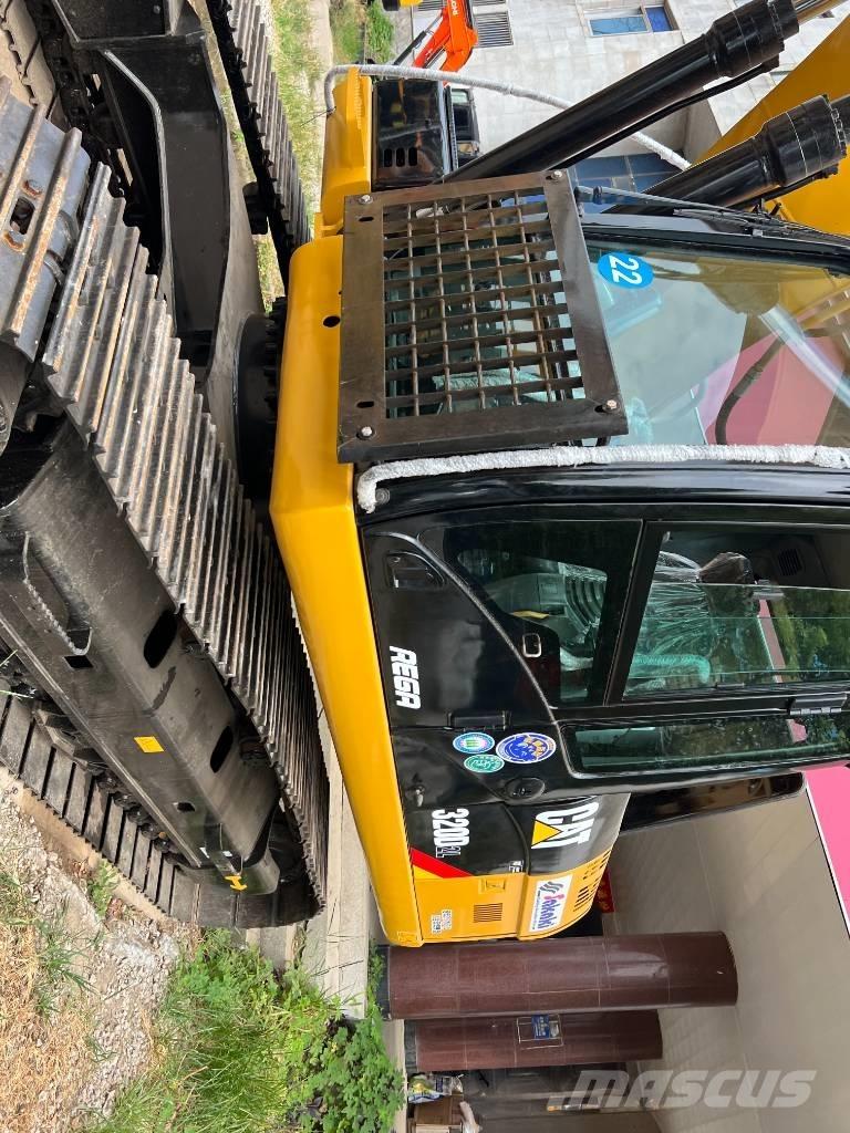 CAT 320D Roomikekskavaatorid