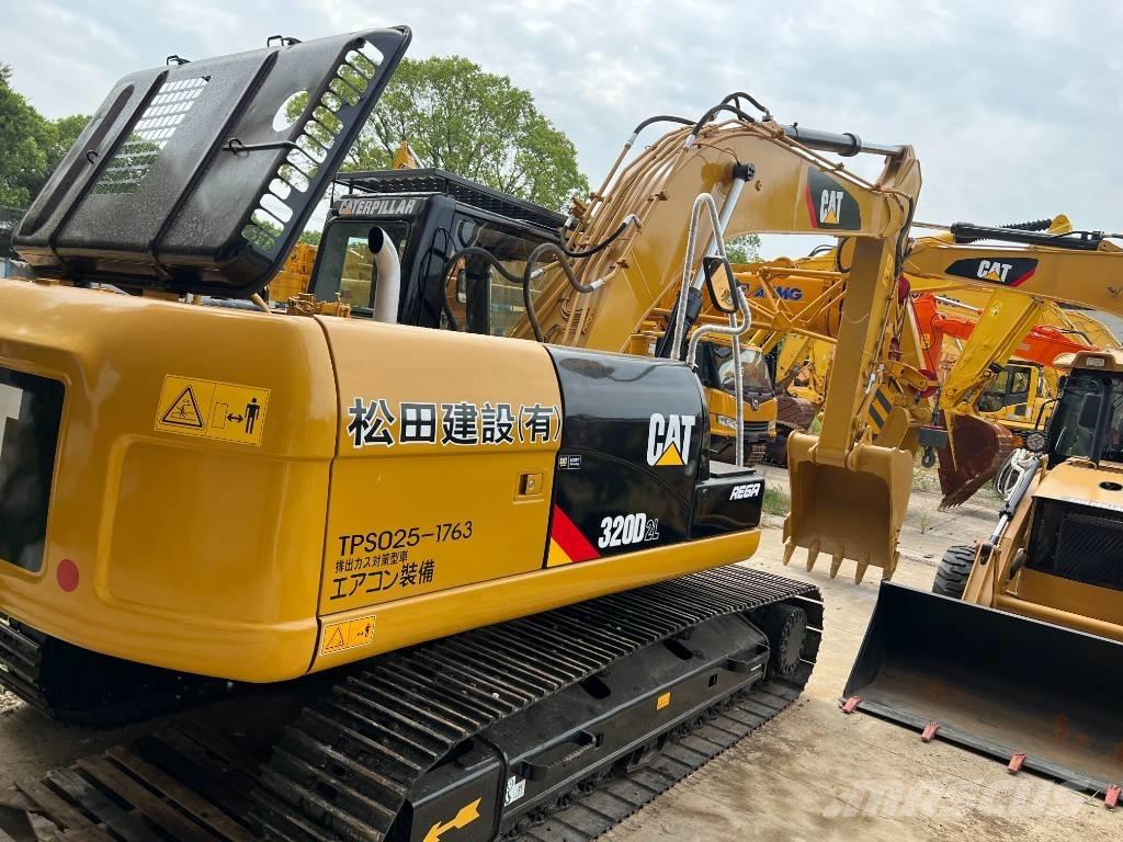 CAT 320D Roomikekskavaatorid