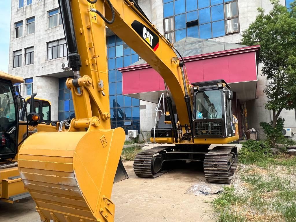CAT 320D Roomikekskavaatorid