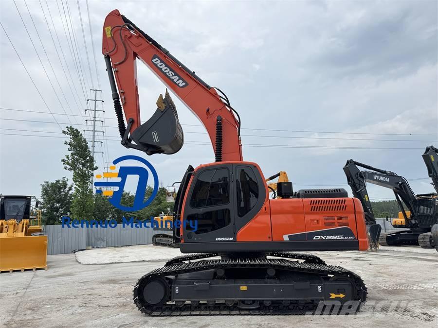 Doosan DX 225 LC-9C Roomikekskavaatorid
