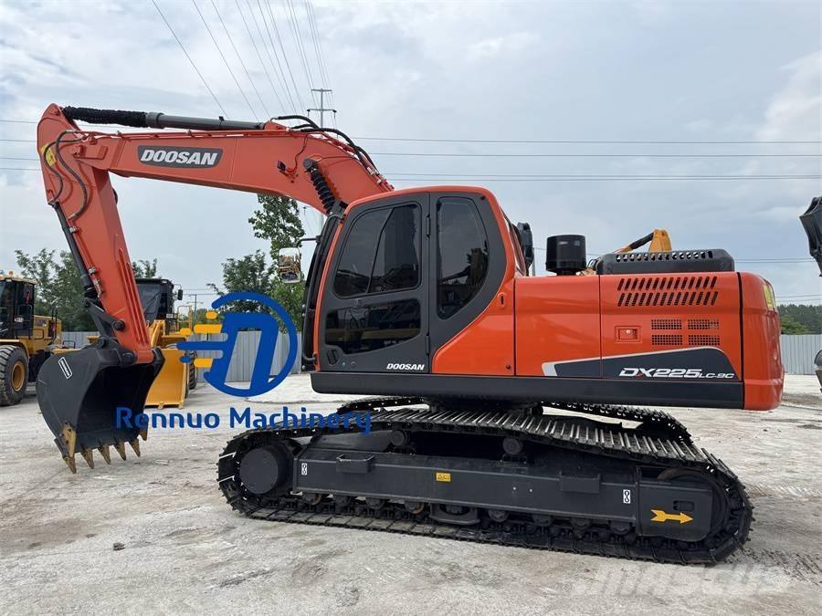 Doosan DX 225 LC-9C Roomikekskavaatorid