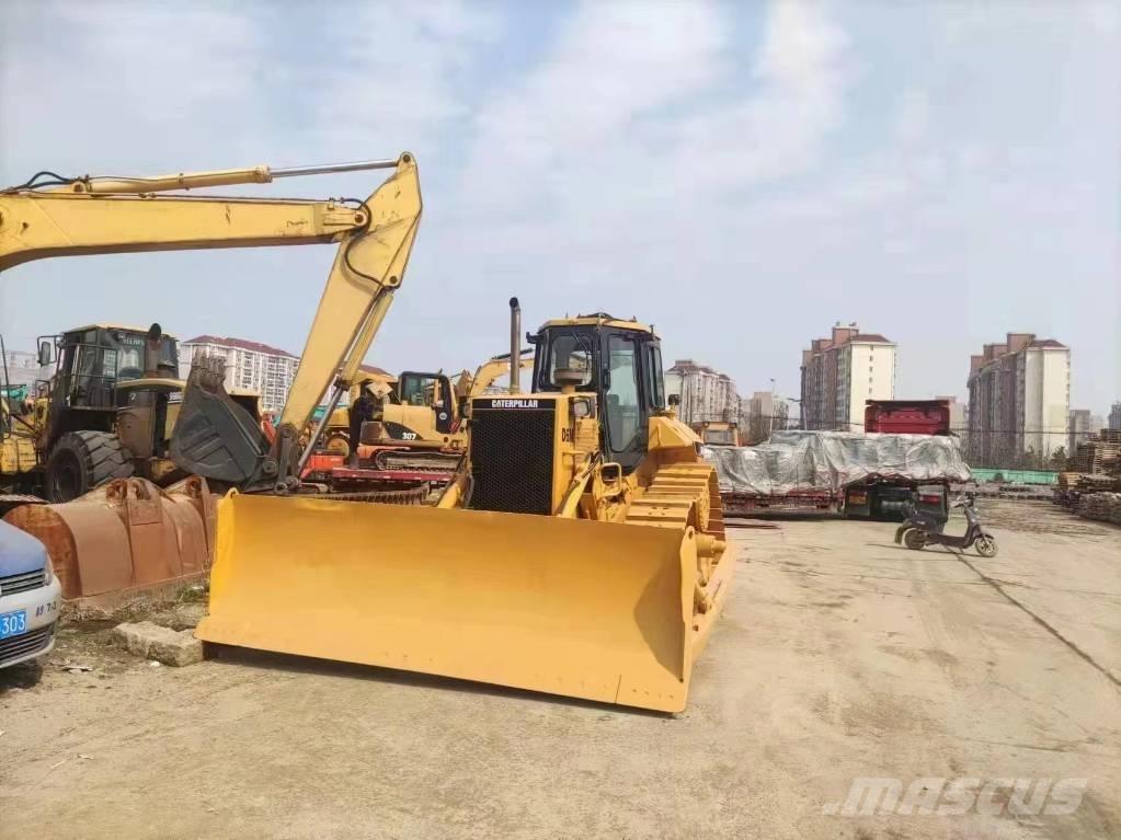 CAT D 6 M Buldooserid