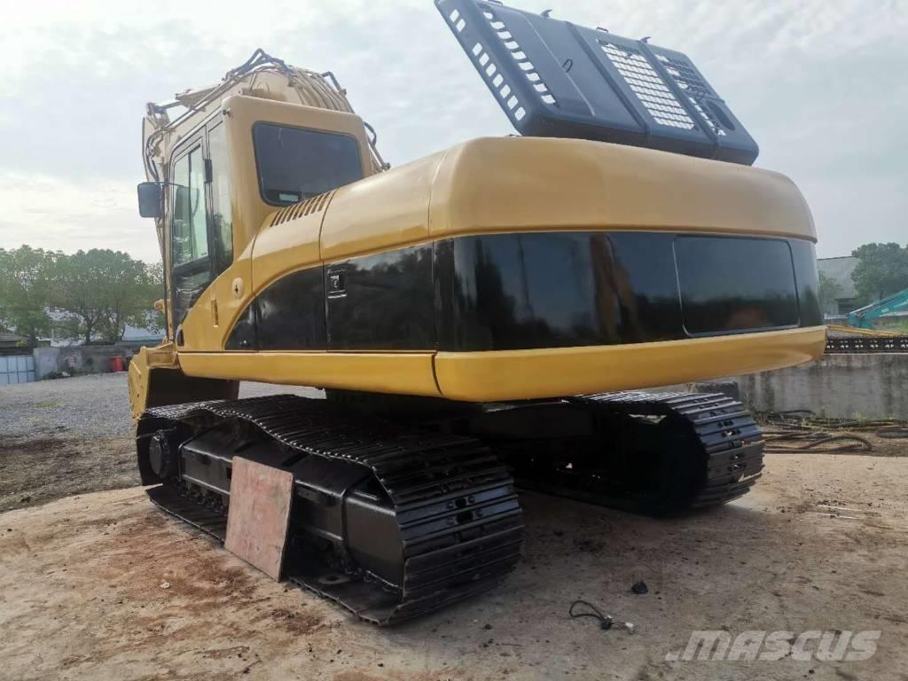 CAT 325C Roomikekskavaatorid