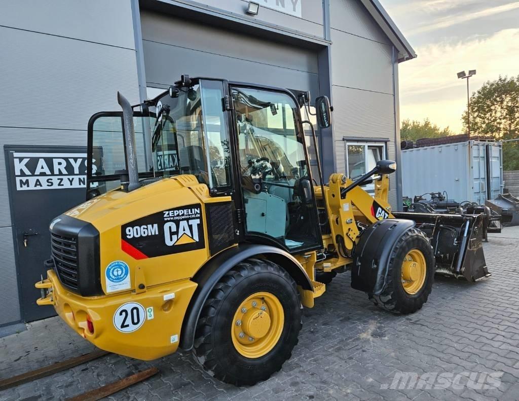 CAT 906 Rataslaadurid