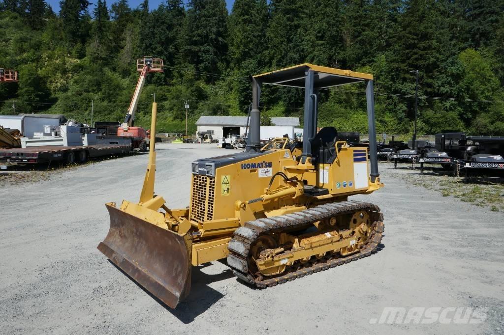 Komatsu D21A-8 Buldooserid