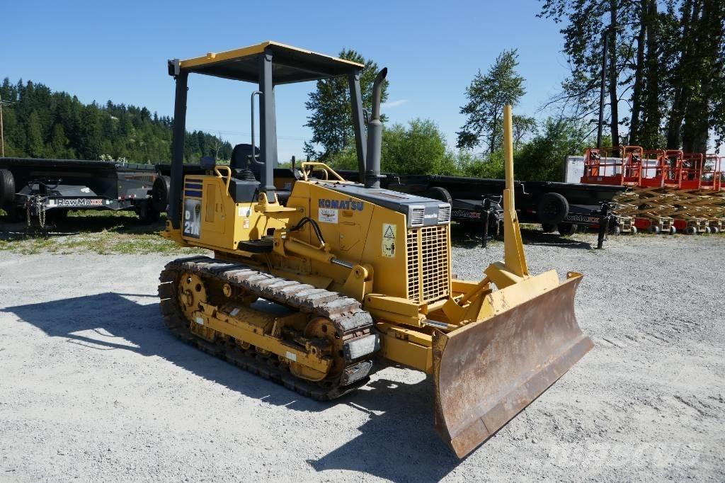 Komatsu D21A-8 Buldooserid