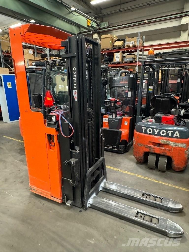 Toyota SSE135L Platvormiga virnastajad
