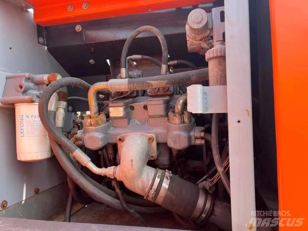 Hitachi zaxis240 Roomikekskavaatorid