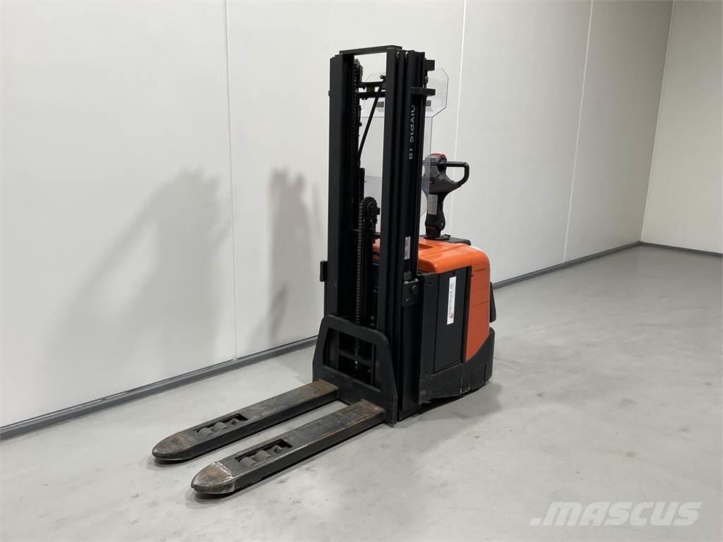 BT SPE125L Platvormiga virnastajad