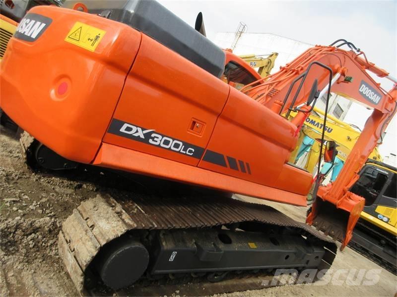 Doosan DX 300 Roomikekskavaatorid