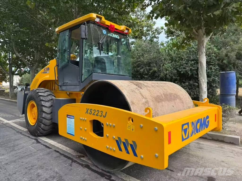 XCMG XS 223 J Ühe trumliga rullid