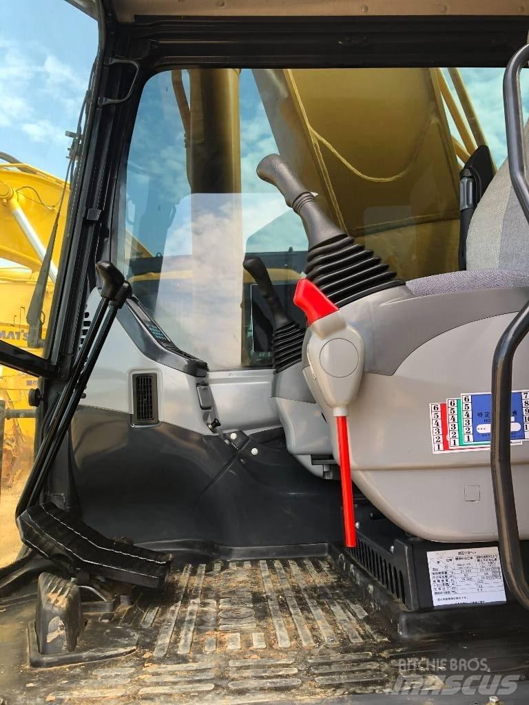 Komatsu 350 Roomikekskavaatorid