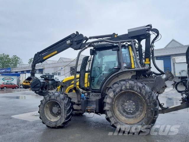 Valtra N153 Metsatööks kohandatud traktorid