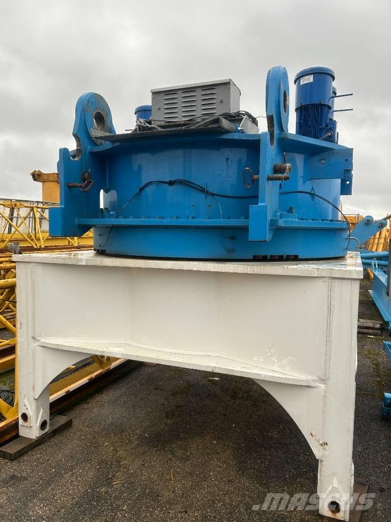 Potain MD560B-M25 Tornkraanad