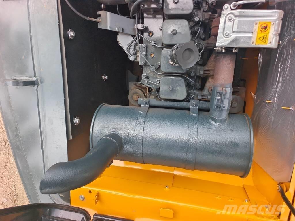 Hyundai 220LC-9S Roomikekskavaatorid
