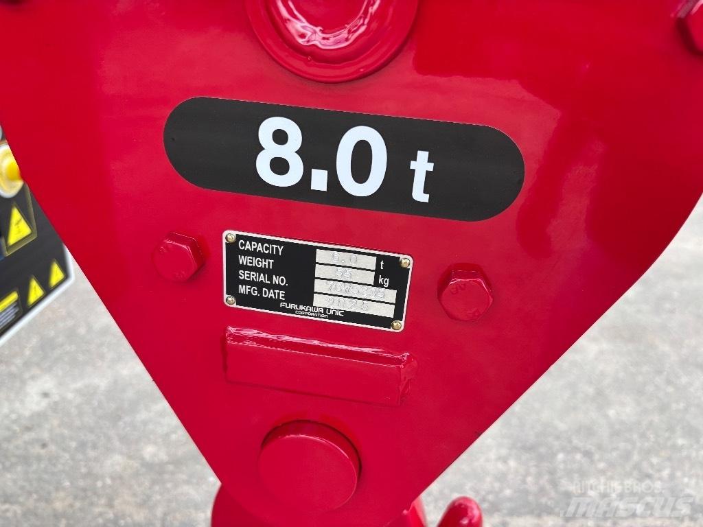 Unic URW 806 Raske maastiku tõstukid