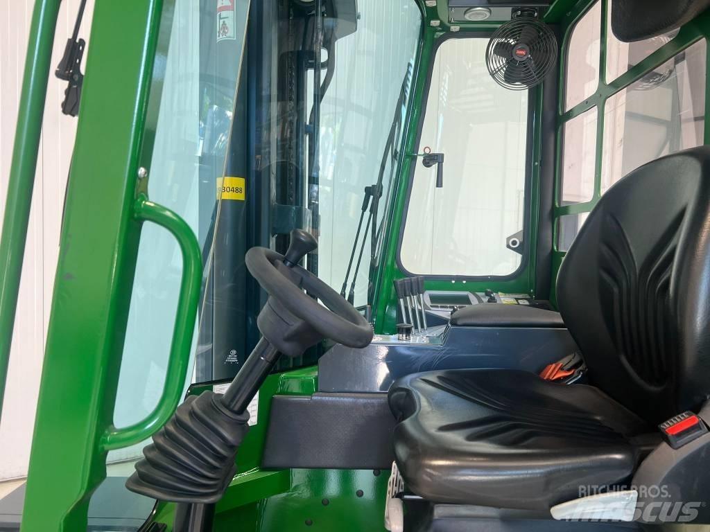 Combilift C4000ET Neljasuuna lükandmastiga tõstukid