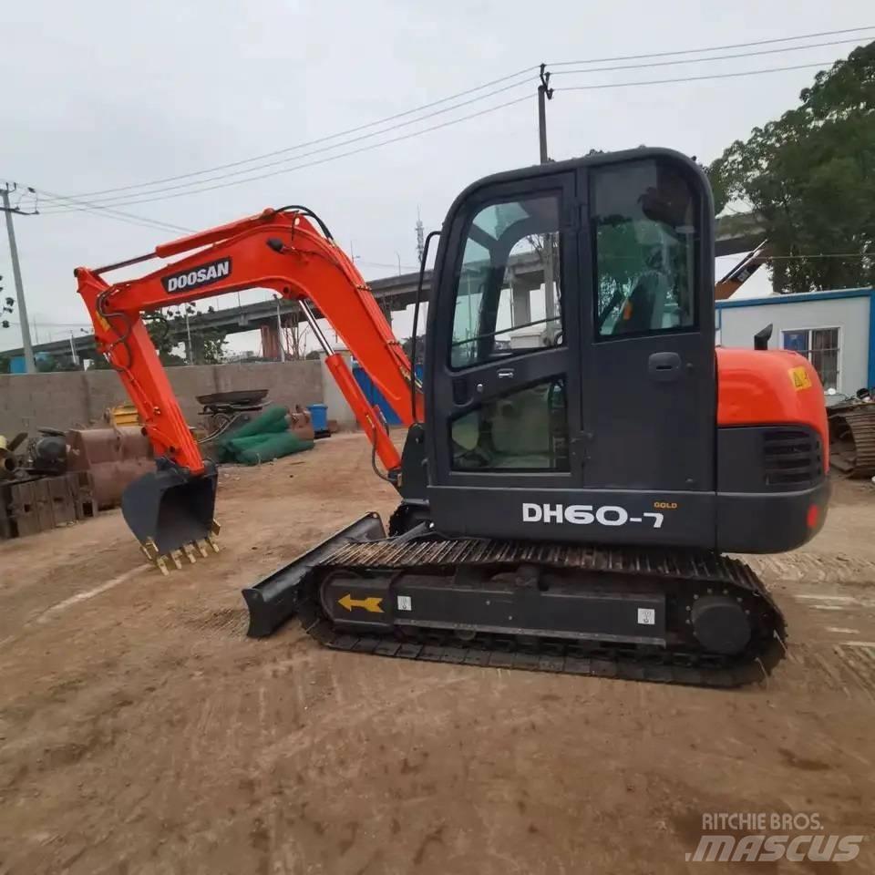 Doosan DH60-7 Roomikekskavaatorid