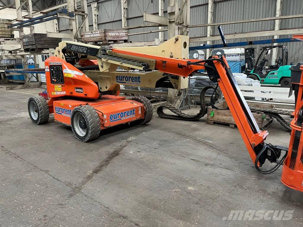 JLG E 450 AJ Iseliikuvad poomtõstukid