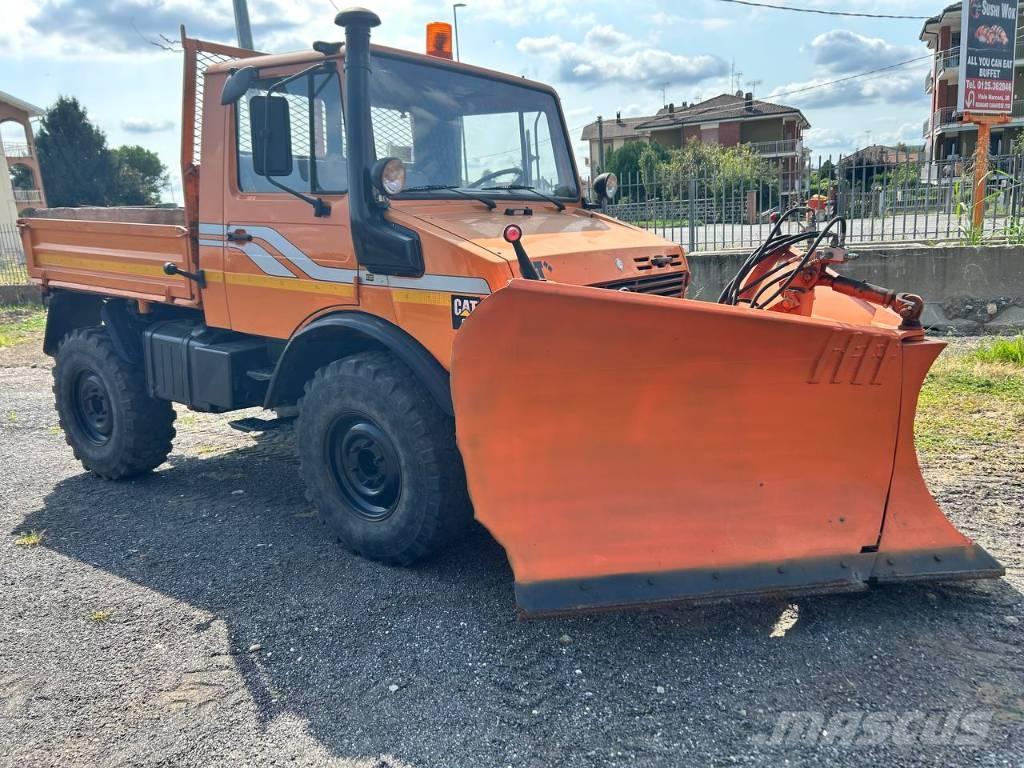 Mercedes-Benz unimog Furgoonautod