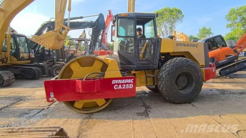 Dynapac CA 25 D Ühe trumliga rullid
