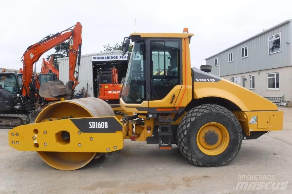 Volvo SD 160 B Pneumorehvidega rullid