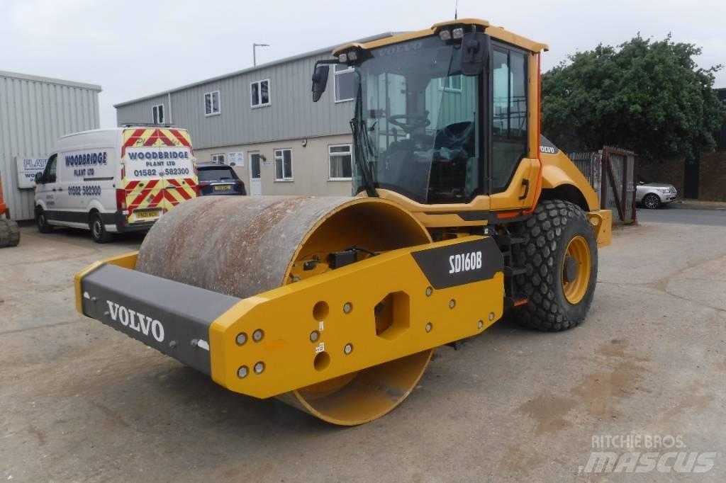 Volvo SD 160 B Pneumorehvidega rullid