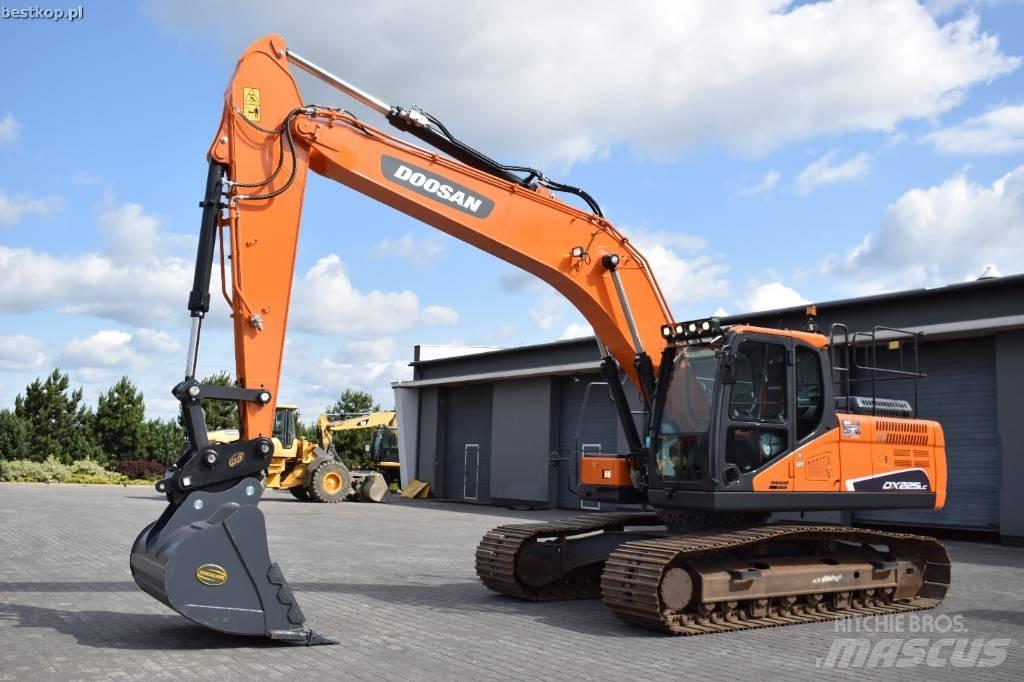 Doosan DX 225 LC-5 Roomikekskavaatorid