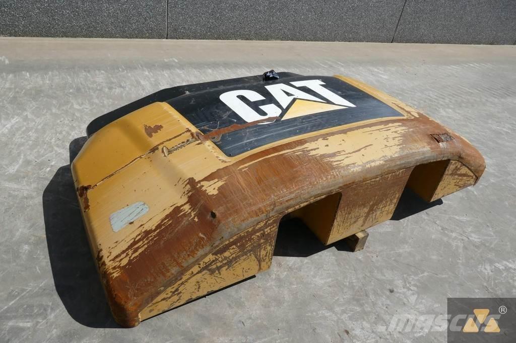 CAT 462-9454 Esiraskused