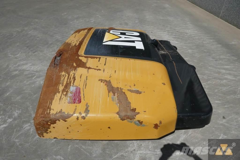 CAT 462-9454 Esiraskused