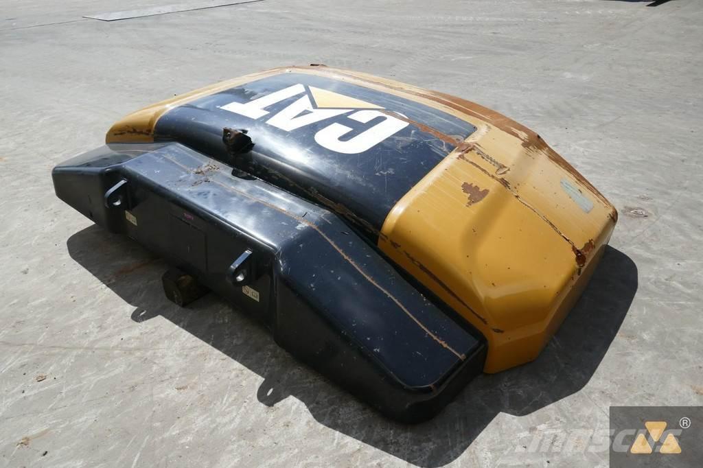 CAT 462-9454 Esiraskused