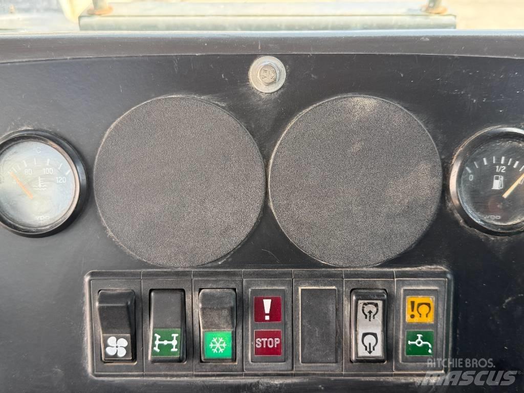Ammann AP 240 H Pneumorehvidega rullid