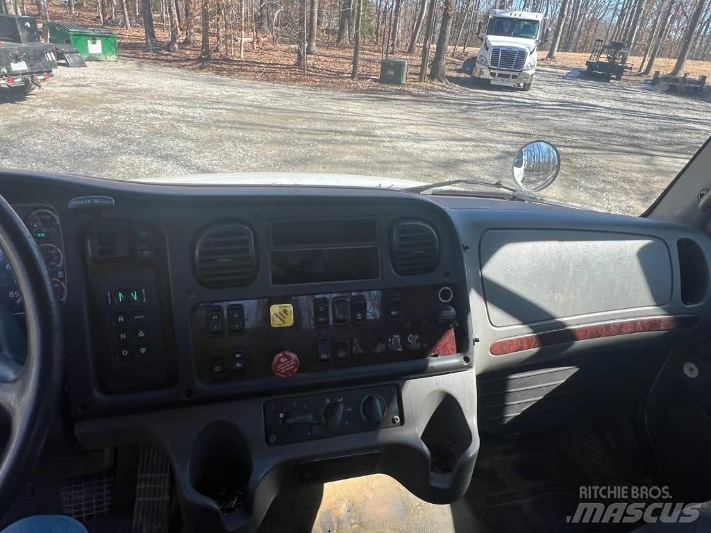 Freightliner M2106 Sadulveokid