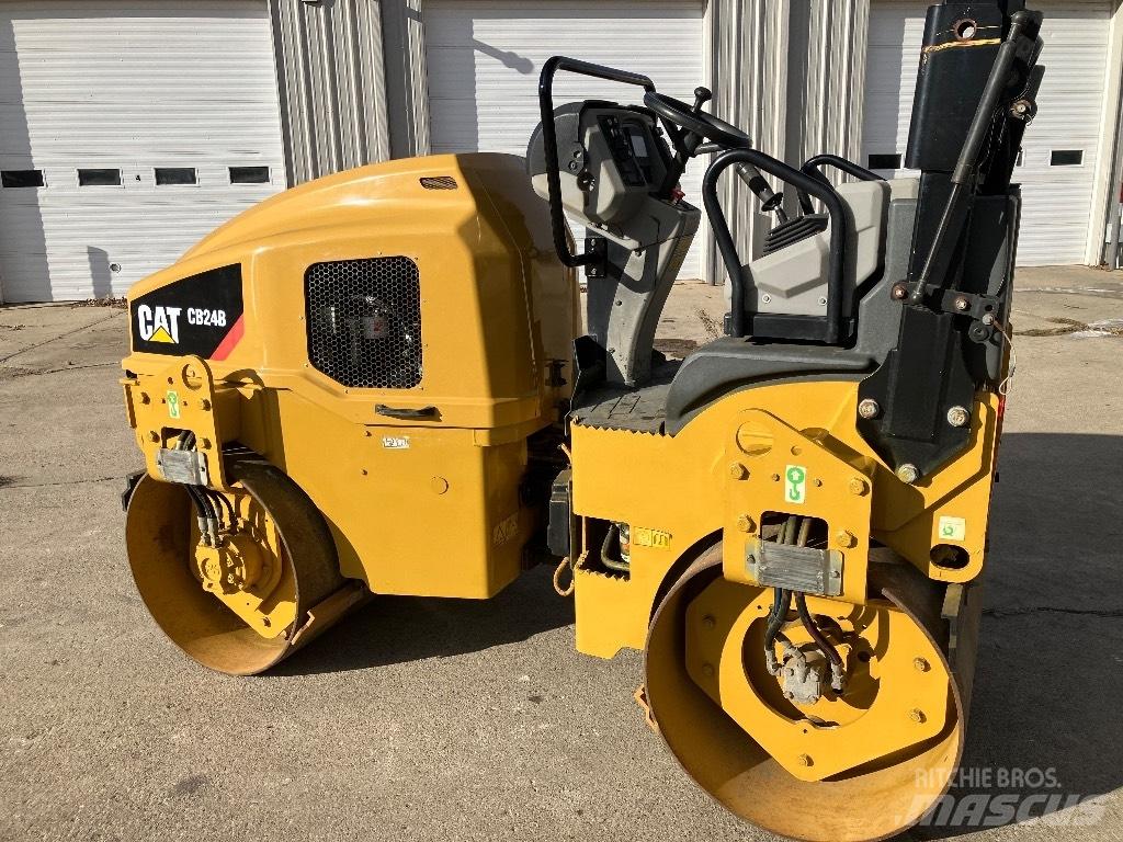 CAT CB 24 B Tandemrullid
